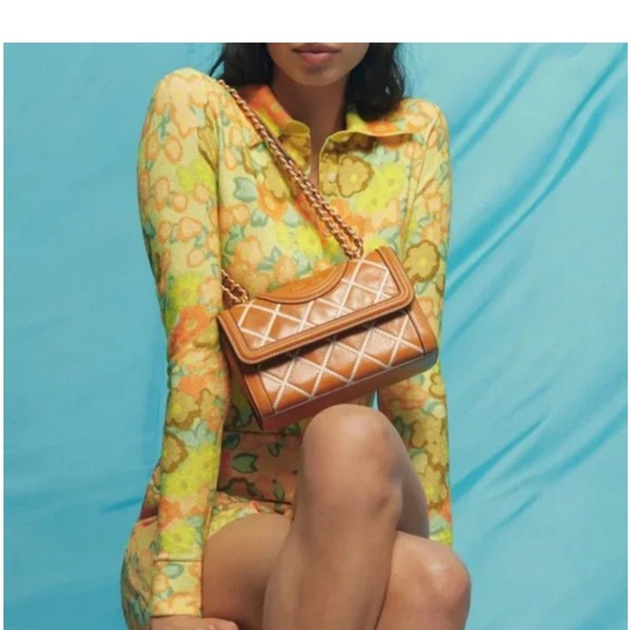 Tory Burch Handbags - Tory burch Fleming pop small crossbody bag with tassel and storage bag